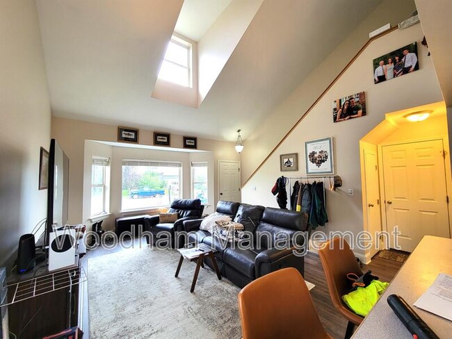 Photo - 306 Golden Valley Dr