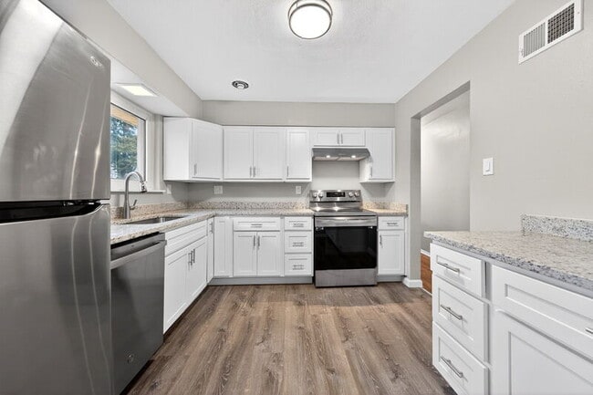 Photo - 9475 Yorktown Dr