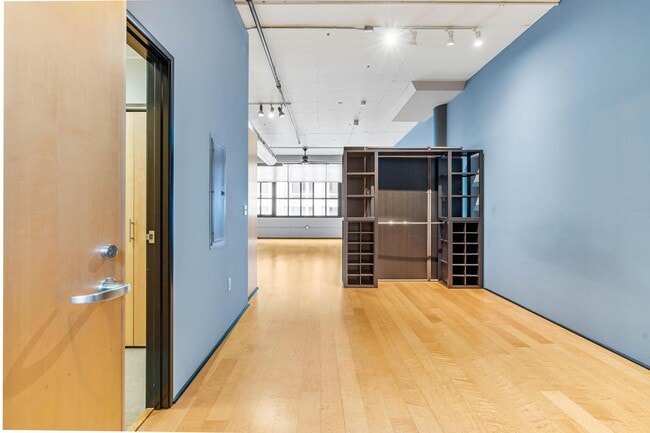 Photo - Stylish, south-facing 1-bdrm/1-bath loft in the Pearl—Deeded parking & storage Unit 1