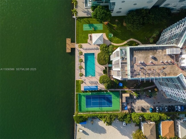 Building Photo - 3301 NE 5th Ave Unit 418