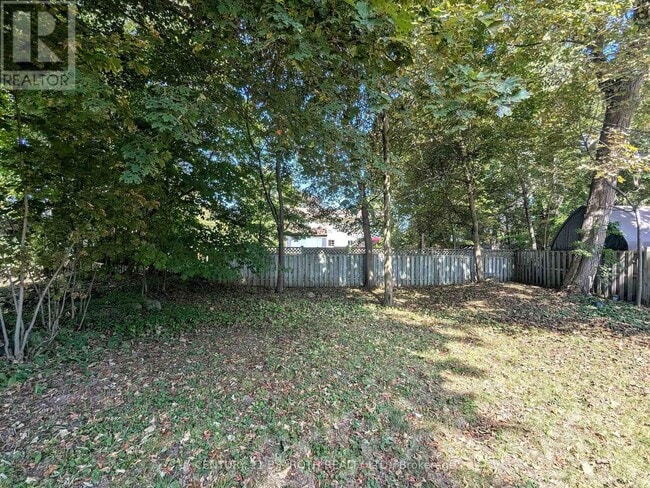 Photo - 696 Hastings Ave