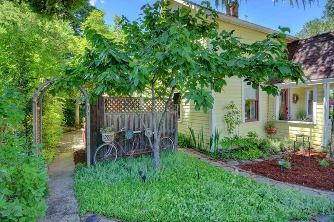 Photo - Perfect Furnished Home in Jacksonville!