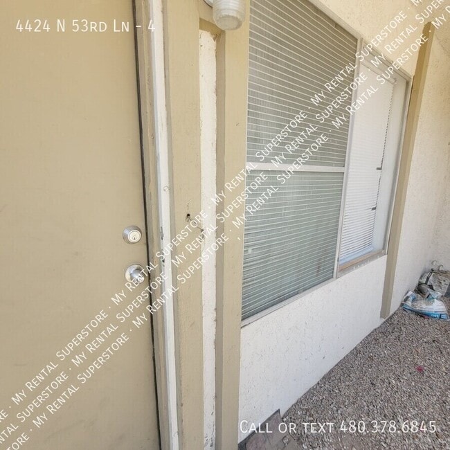 Photo - 4424 N 53rd Ln