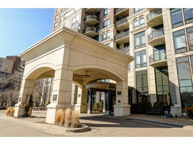 Building Photo - 500 E Grant St Unit 1311