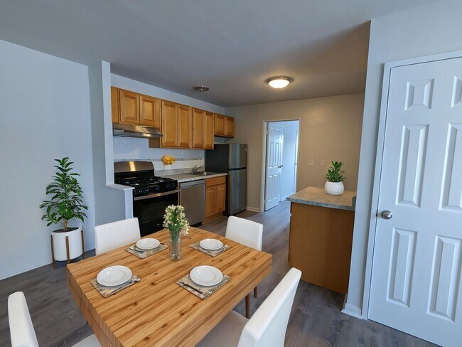 Photo - Seminary Apartments