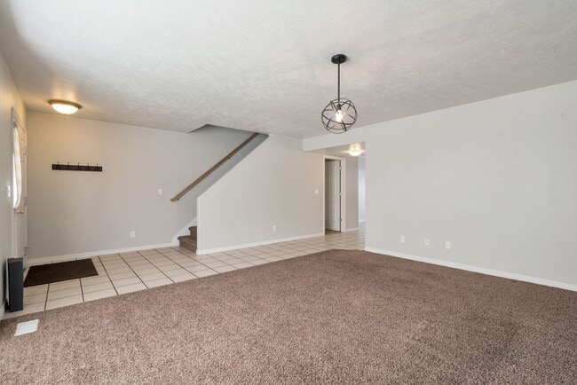 Building Photo - Available Now!   4 bedrooms, 3 1/2 baths P...
