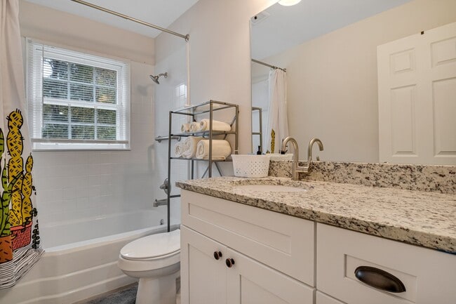 Photo - 1296 Diamond Ave SE