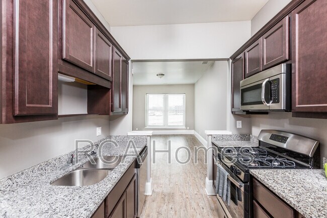 Photo - 913 Massachusetts Ave Unidad B