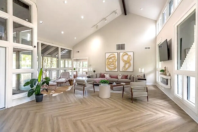 Photo - Edge at Lakeview