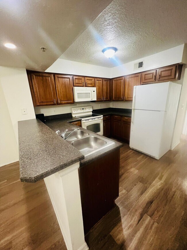 Photo - 2323 McCoy Rd