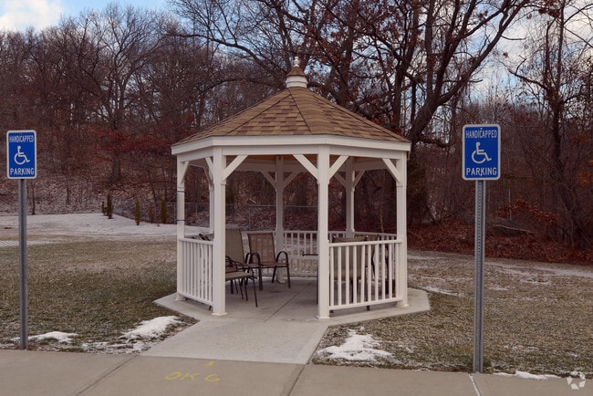 Photo - Douglas Manor Apartments