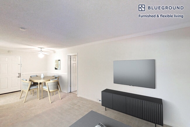 Photo - 555 W Middlefield Rd Unidad FL2-ID4869A