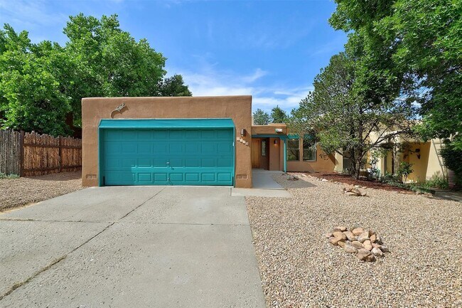 Photo - Stylish Townhouse in La Villa Serena