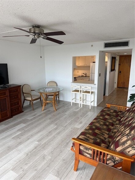 Photo - 255 Dolphin Point Unidad 404