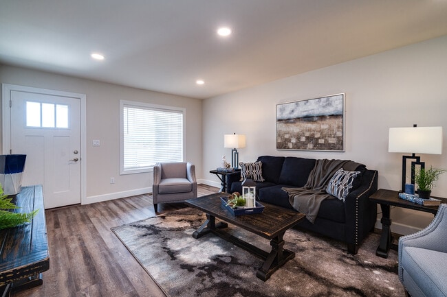 Photo - 512 Dearbaugh Ave