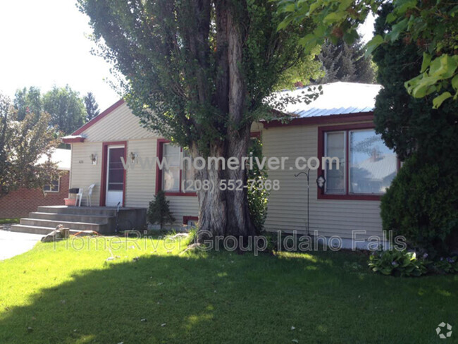 Building Photo - 420 8th St Rental