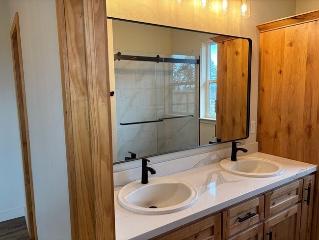 Photo - 835 Fawndale Ln