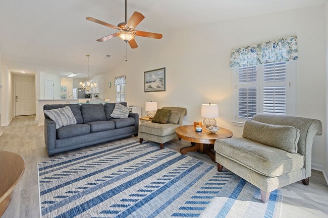 Building Photo - 987 Blue Stem Dr Rental