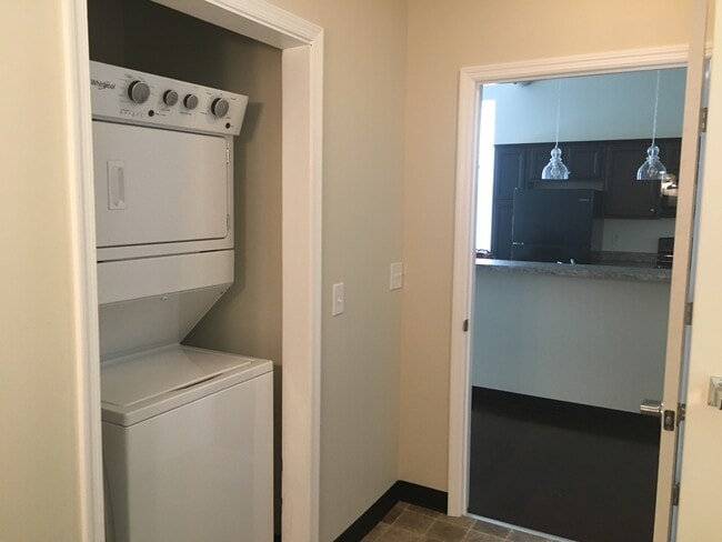 Photo - 602 N Queen St Unit 4