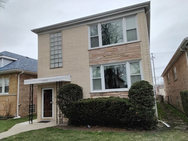 Building Photo - 2520 N Neva Ave Unit 2