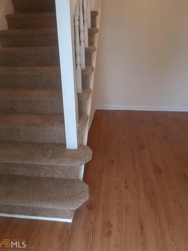 Photo - 995 Green St SE Unit C