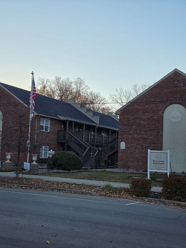 Mansion Row - River Grove Apartments