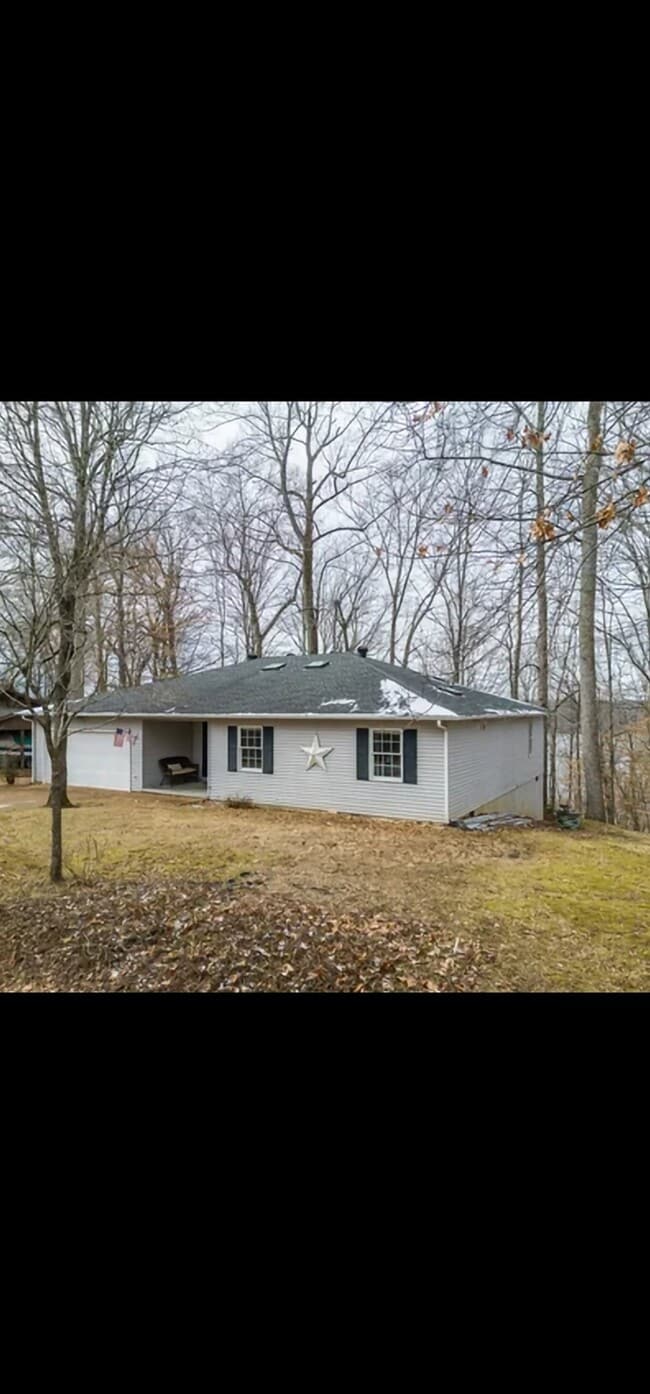 Building Photo - Lakehouse