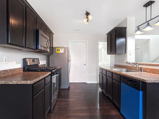 Photo - Spacious 4-Bedroom Converse Home with Loft, Flex Room, and Included Appliances