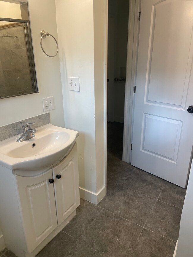 Photo - 10411 S Van Ness Ave Unidad Van ness