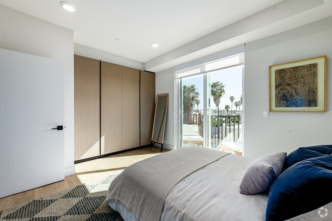 2BR, 2BA - 1008SF - Bedroom