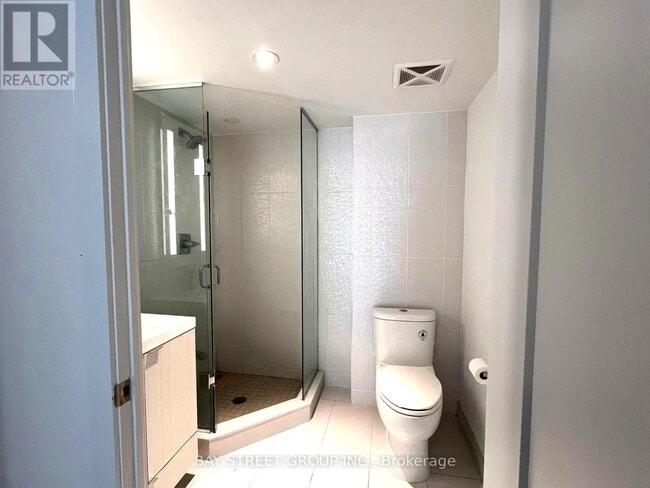 Photo - 585 Bloor St E Unit 822