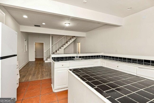 56 Vanira Ave SE