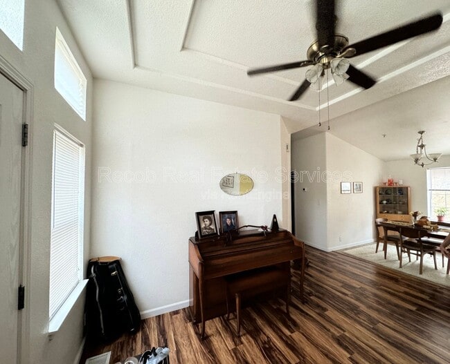 Photo - 580 Silverbrook Dr