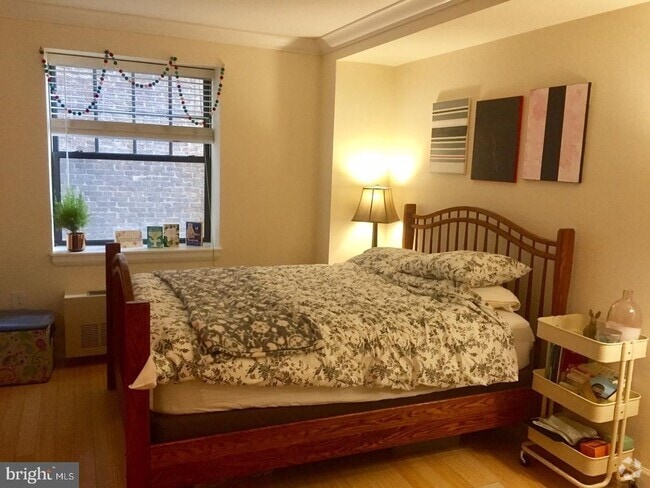 Building Photo - 1701-15 Locust St Unit 1916 Rental