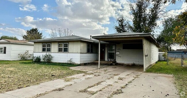 Building Photo - Spacious, remodeled 3 Bed, 2 Bath Home in ...