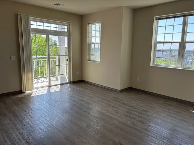 Photo - Madison Apartments