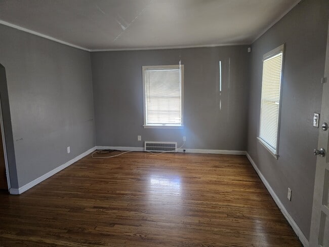 Photo - 19404 Kenosha St