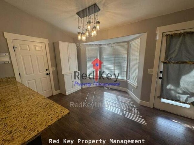 Photo - 176 Country Club Dr