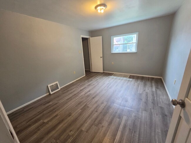 Photo - 1014 E 5th St Unit 1014 E 5th St #1