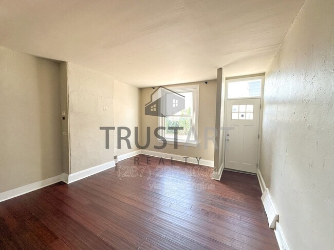 Photo - 3885 Manor St