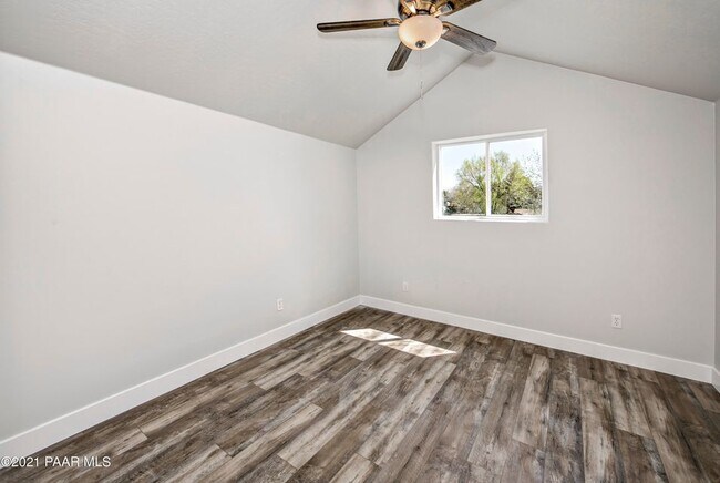 124 S Arizona Ave Unit B