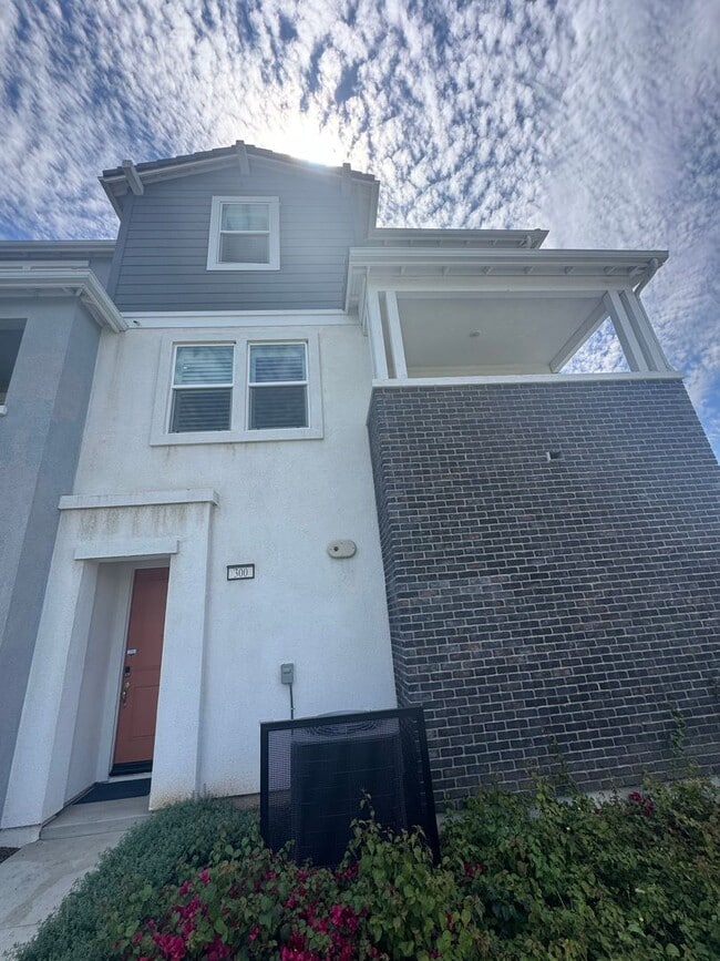 Photo - 2 Bedrooms 2.5 Bathrooms condo