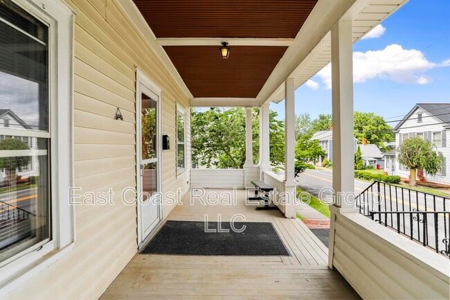 Photo - 208 N Mary St