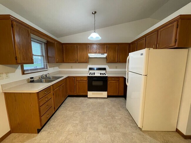 Photo - Beautiful 3 Bedroom-2 Bath on Goshen South...