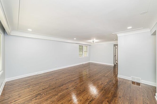 Photo - 7530 N Oakley Ave Unit 2