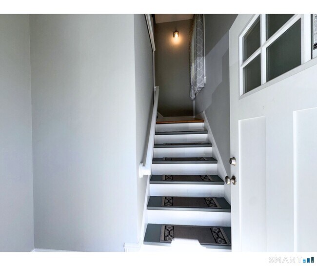 Photo - 74 Garfield Ave Unit 2nd floor