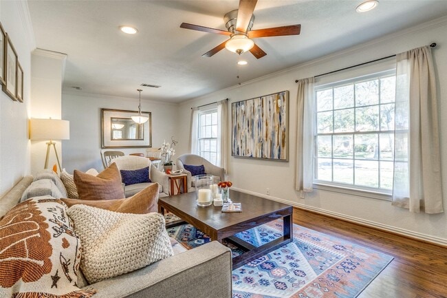 Photo - 3732 Seguin Dr