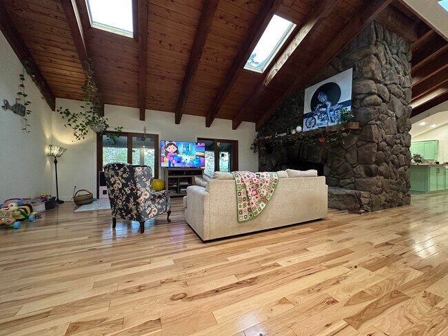 Photo - 38 Brimmer Ln