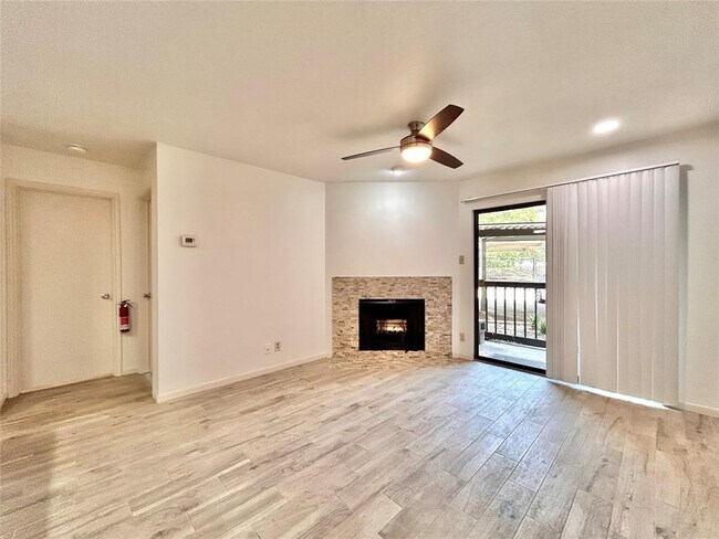 Building Photo - 8888 Tallwood Dr Unit 3108 Rental
