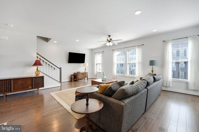 Photo - 2067 Alder Ln
